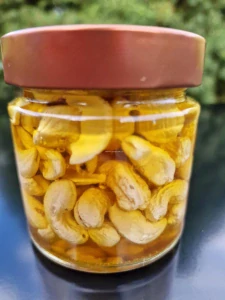 Kešu ořechy v medu 220g